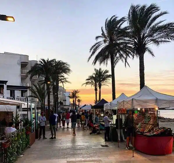 mercatino-serale-es-pujols