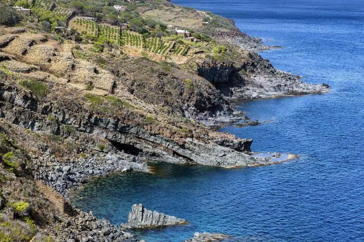 Vacanza a Pantelleria: cosa fare e come organizzare il viaggio - vacanza a Pantelleria - Look Out News