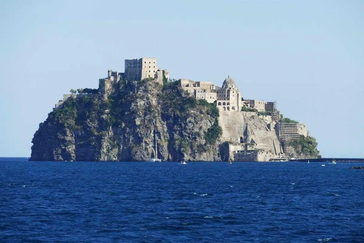 Vacanze ad Ischia: come organizzare il viaggio - viaggio a Ischia - Look Out News
