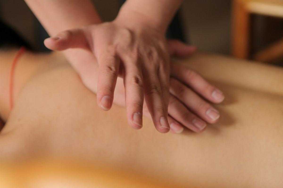 Massaggiatore olistico: i requisiti per iniziare e le opportunità lavorative - - Look Out News