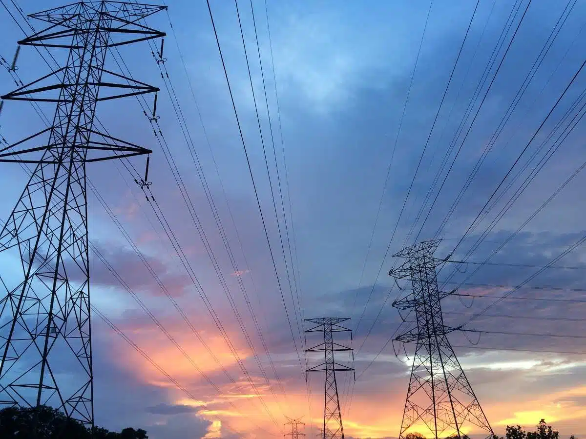 Caro bollette: nuovi rincari sull'energia annunciati per la fine dell'anno - rincari energia - Look Out News