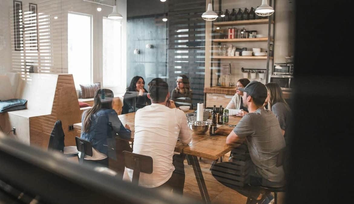 Mattia Apostoli e l'intelligenza artificiale: come l'AI rivoluziona le PMI - - Look Out News