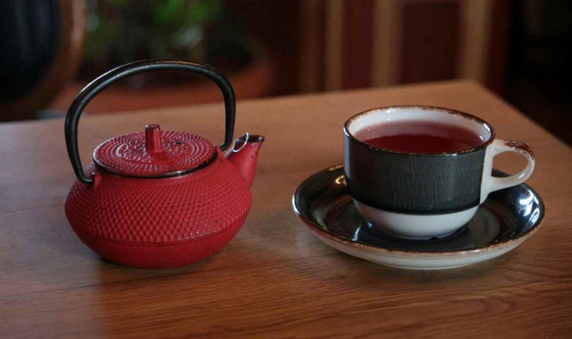 Perché il karkadè è diventato così popolare tra gli amanti degli infusi naturali - - Look Out News